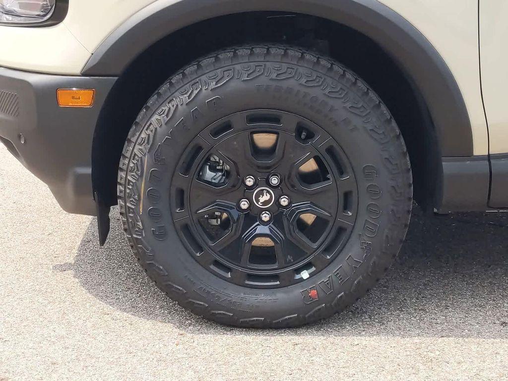 new 2025 Ford Bronco Sport car, priced at $41,053