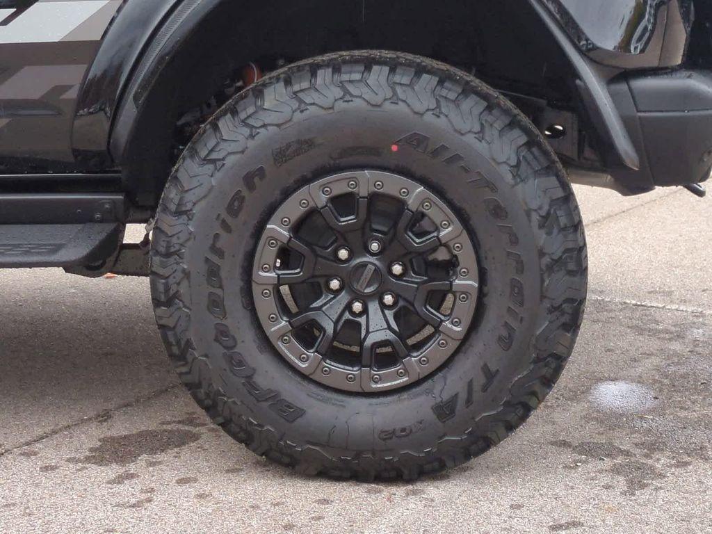 new 2025 Ford Bronco car