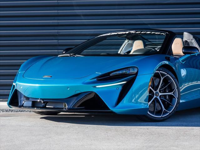 new 2025 McLaren Artura car, priced at $331,008