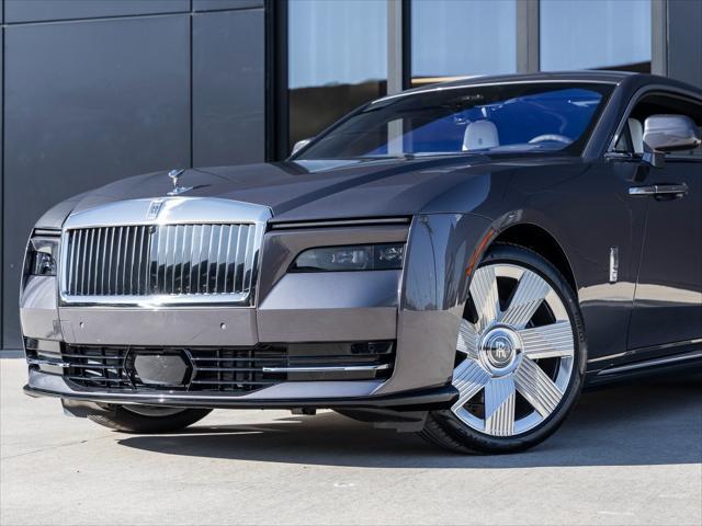 new 2025 Rolls-Royce Spectre car, priced at $473,925
