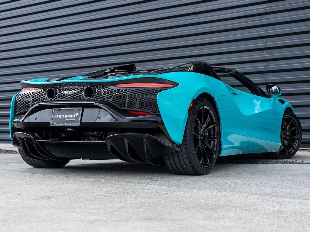 used 2025 McLaren Artura car, priced at $274,998