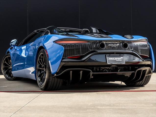 new 2025 McLaren Artura car, priced at $331,708