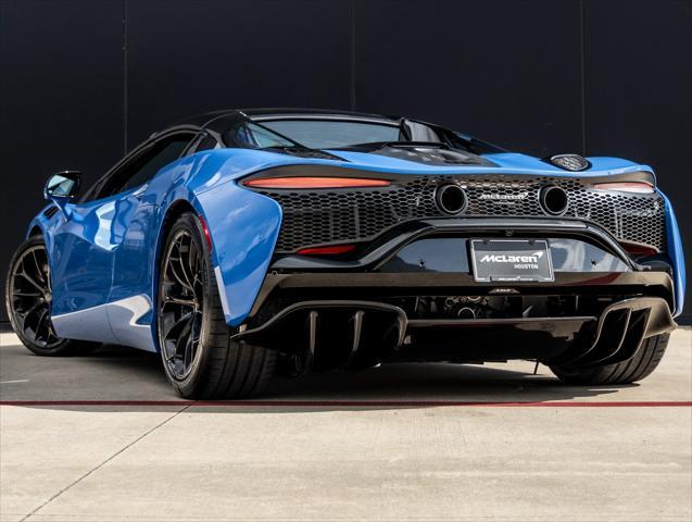 new 2025 McLaren Artura car, priced at $331,708