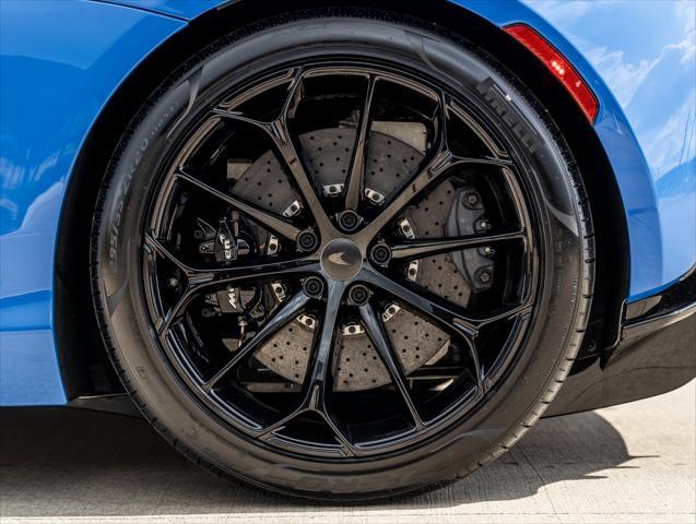 new 2025 McLaren Artura car, priced at $331,708