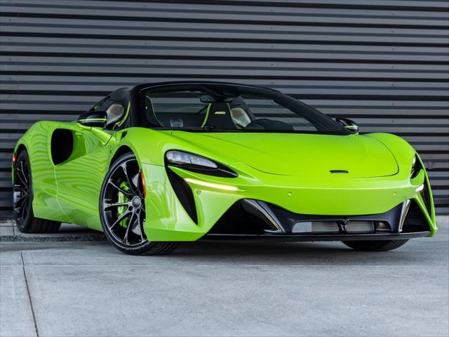 new 2025 McLaren Artura car, priced at $339,142