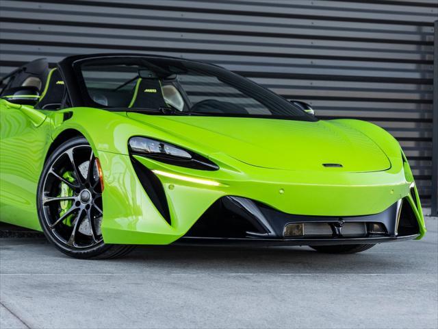 new 2025 McLaren Artura car, priced at $339,142