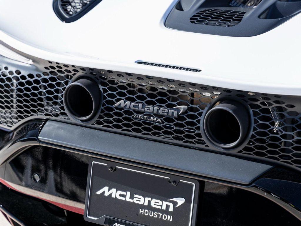 new 2025 McLaren Artura car, priced at $307,308