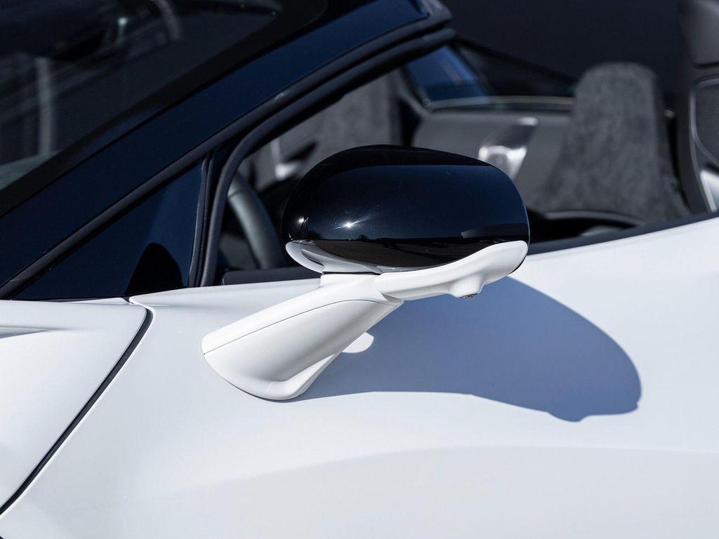 new 2025 McLaren Artura car, priced at $307,308