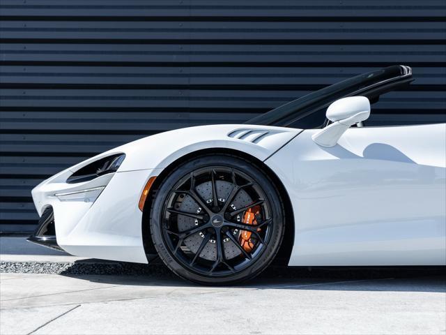 new 2025 McLaren Artura car, priced at $325,308