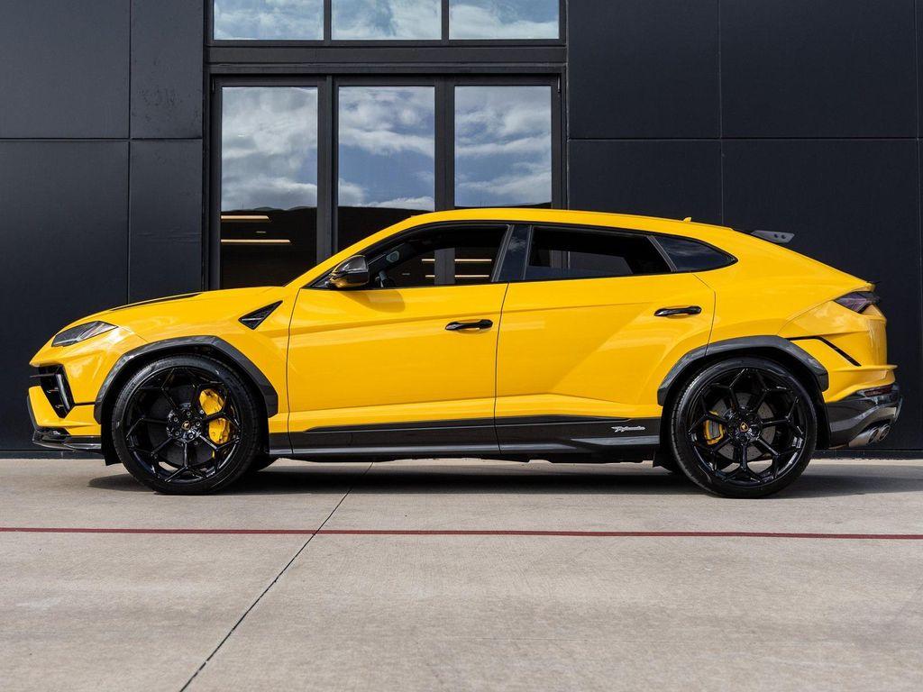 used 2023 Lamborghini Urus car, priced at $289,998