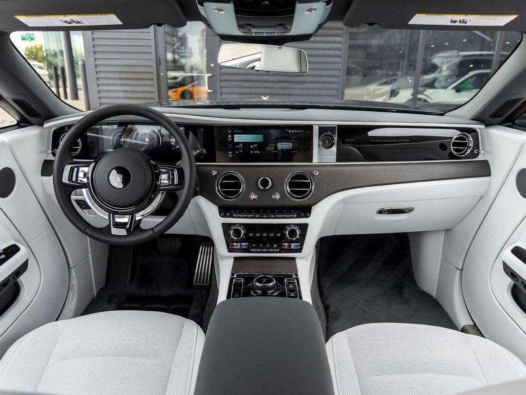 new 2025 Rolls-Royce Spectre car, priced at $473,175