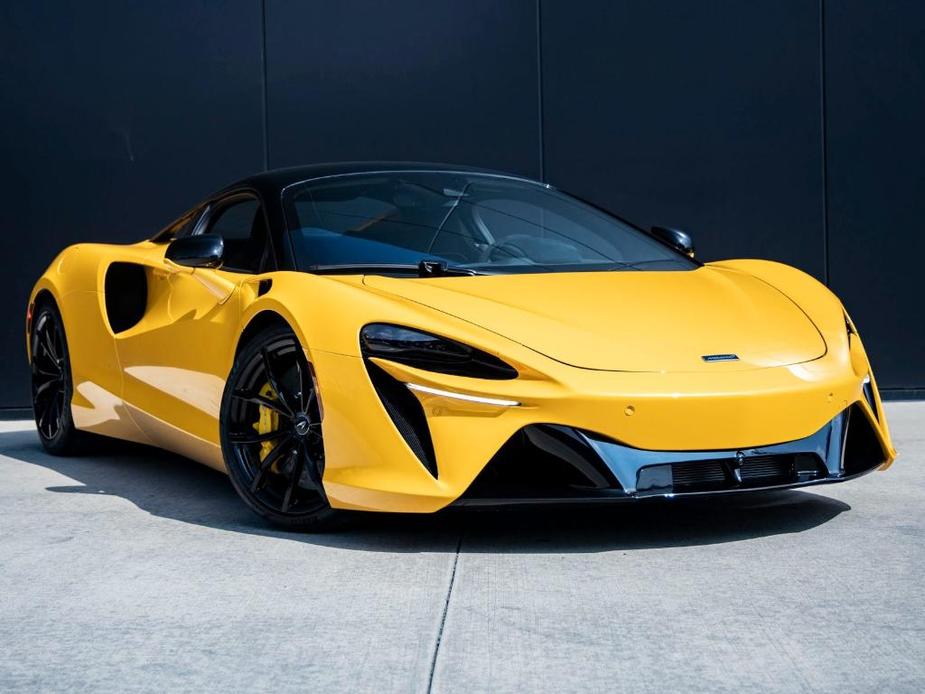 new 2024 McLaren Artura car, priced at $276,983