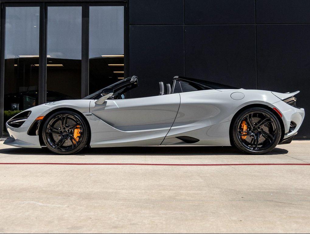 new 2025 McLaren 750S car, priced at $433,853