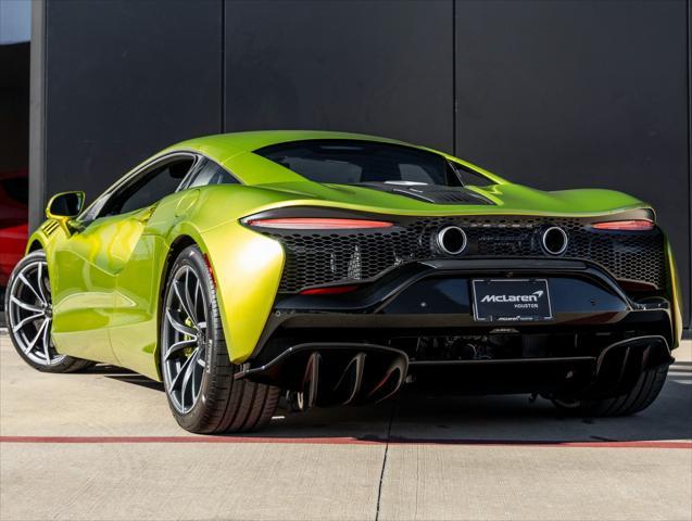 new 2025 McLaren Artura car, priced at $295,908