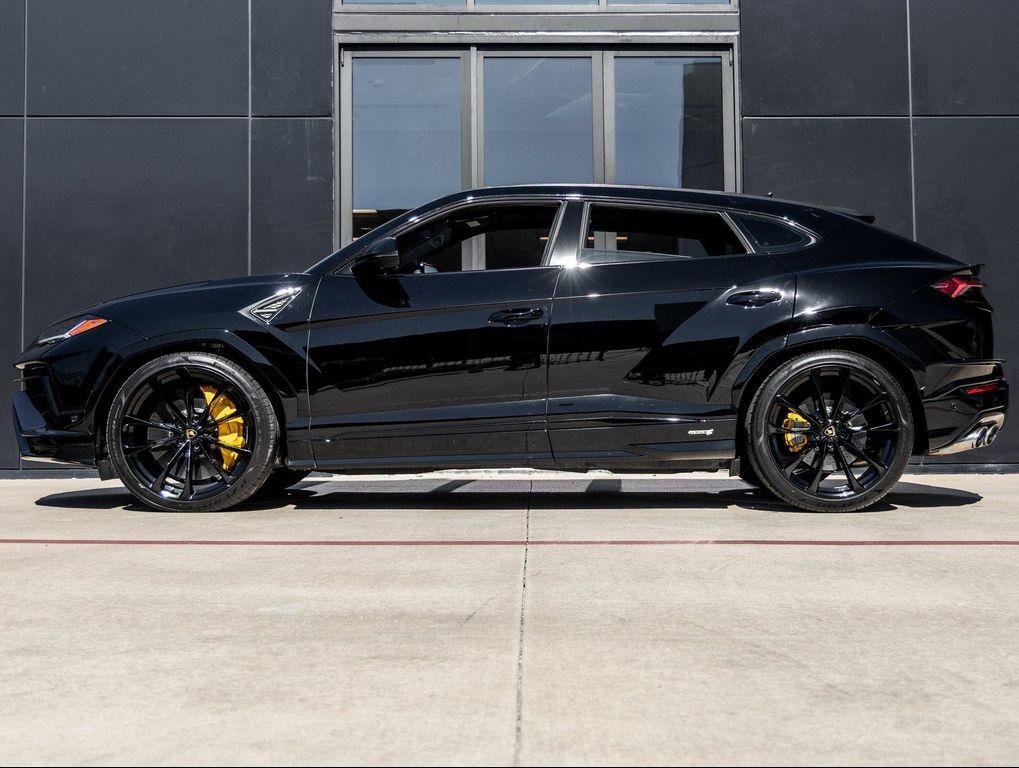 used 2024 Lamborghini Urus car, priced at $254,998