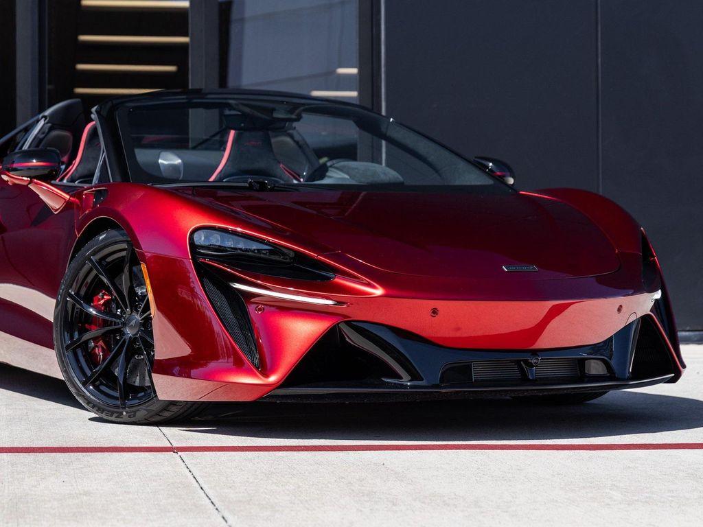 new 2025 McLaren Artura car, priced at $344,200