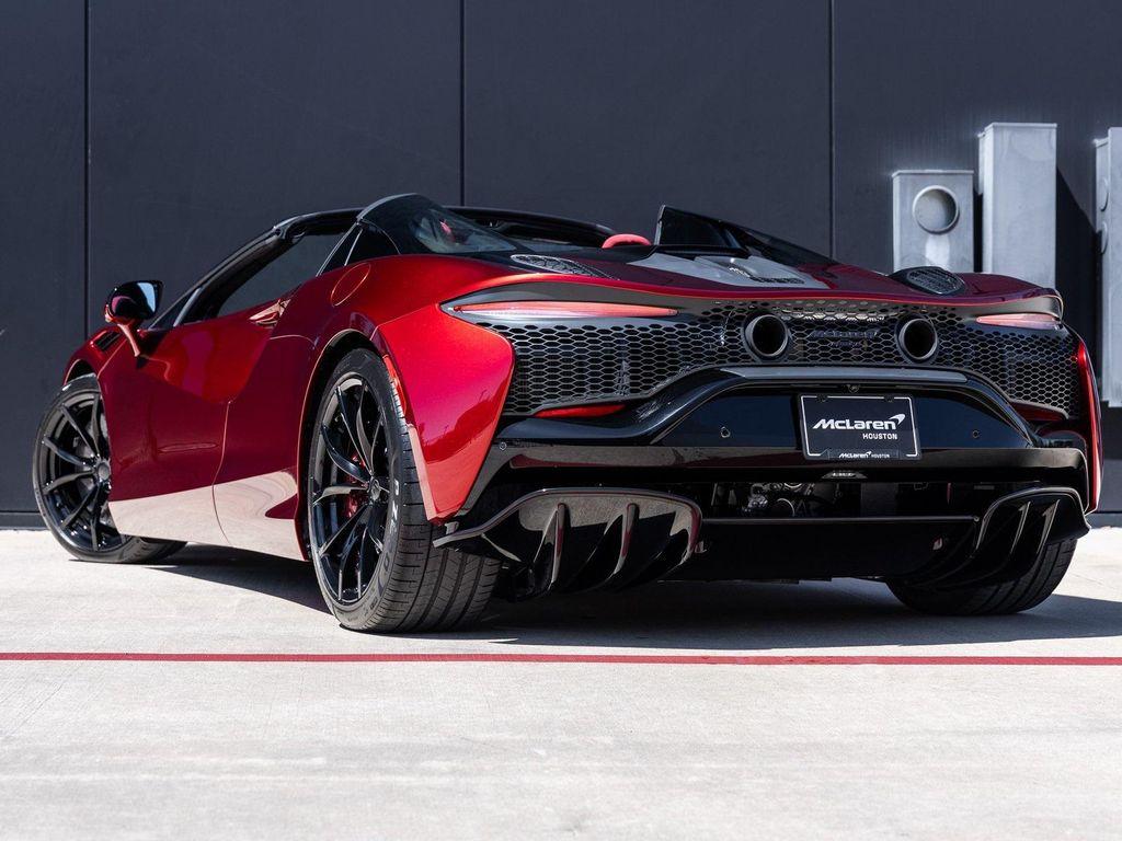 new 2025 McLaren Artura car, priced at $344,200