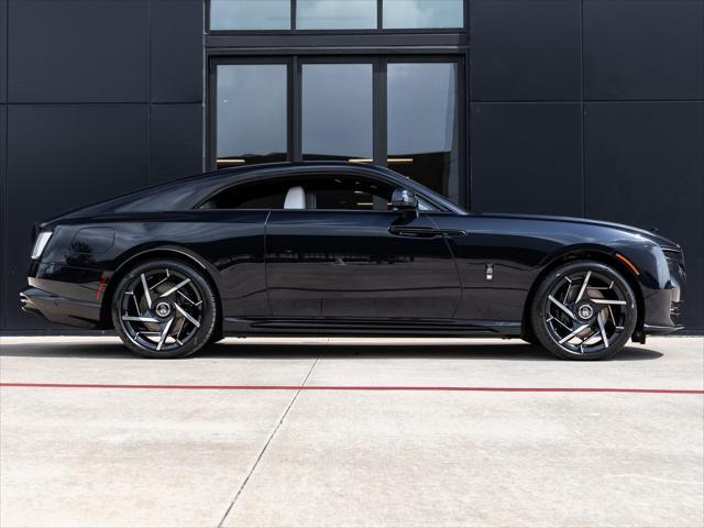 new 2025 Rolls-Royce Spectre car, priced at $549,675