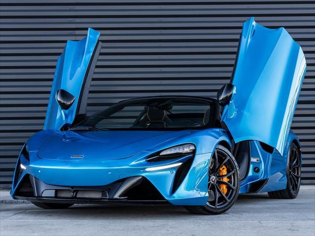 used 2025 McLaren Artura car, priced at $294,998