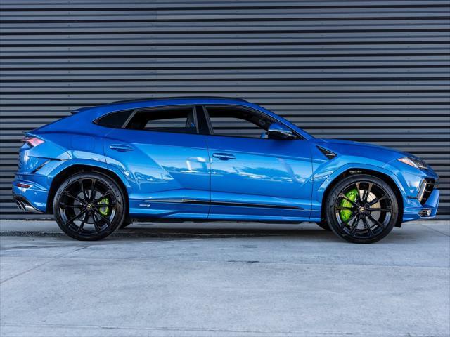 used 2023 Lamborghini Urus car, priced at $259,998