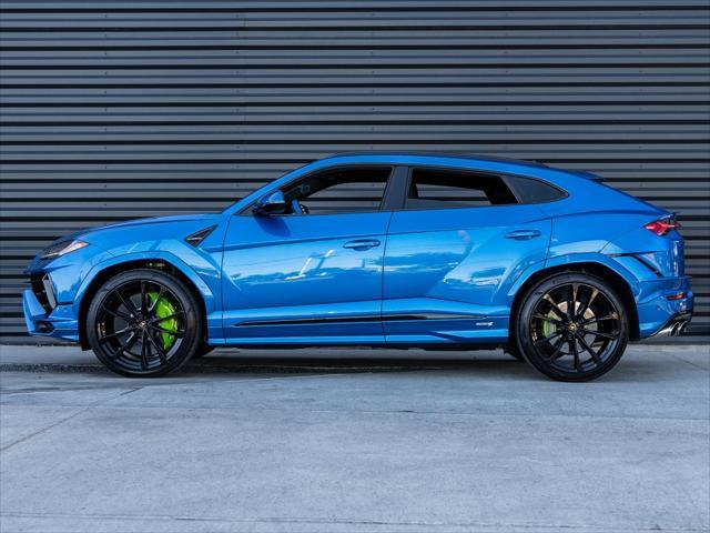 used 2023 Lamborghini Urus car, priced at $259,998