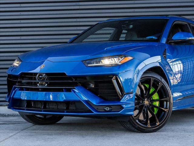 used 2023 Lamborghini Urus car, priced at $259,998