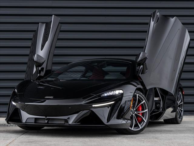 new 2025 McLaren Artura car, priced at $293,250