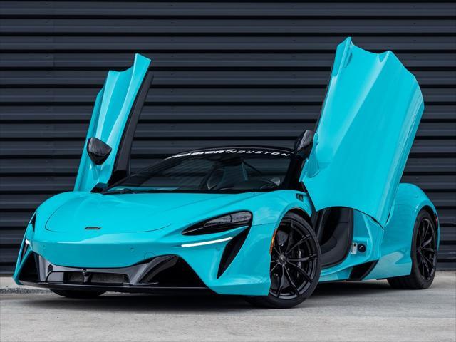 new 2025 McLaren Artura car, priced at $345,818