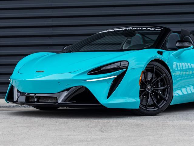 new 2025 McLaren Artura car, priced at $345,818