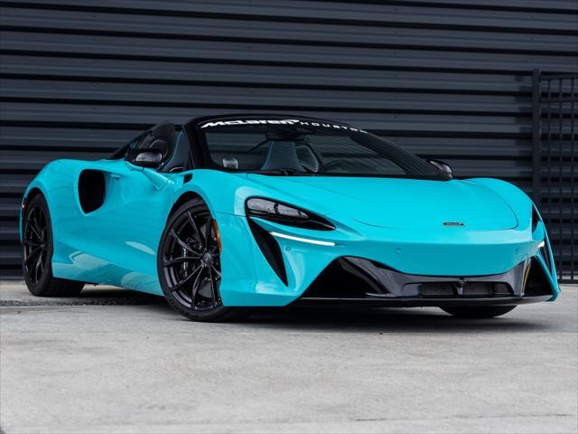 new 2025 McLaren Artura car, priced at $345,818