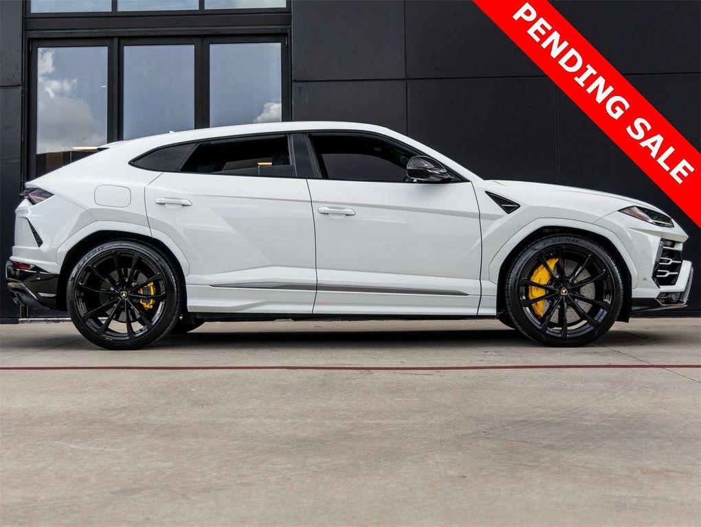 used 2021 Lamborghini Urus car, priced at $194,998