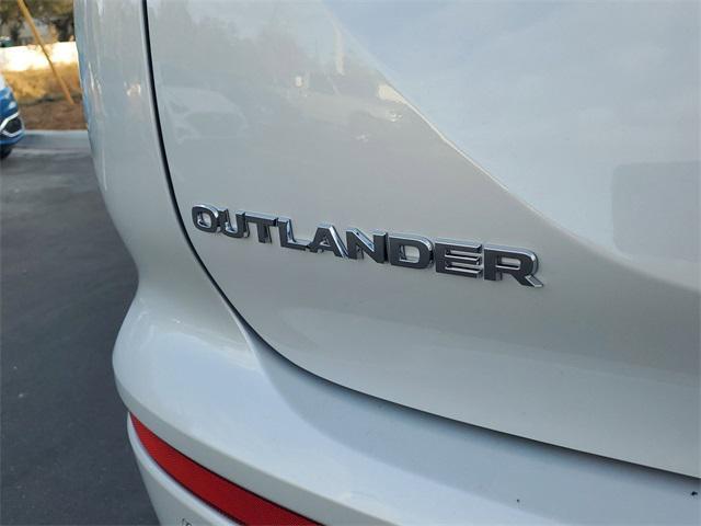 new 2025 Mitsubishi Outlander PHEV car