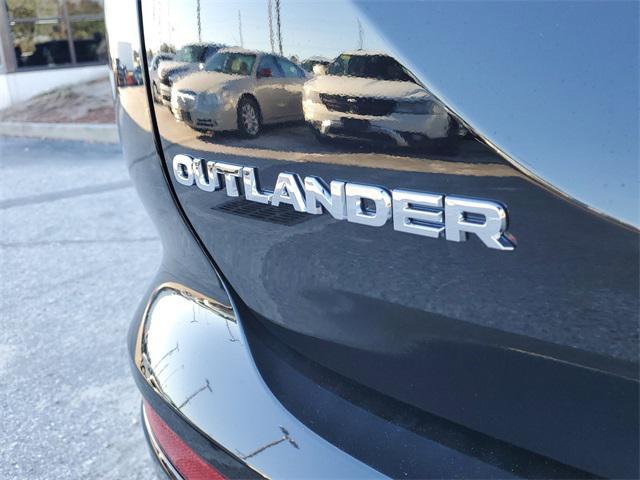 new 2024 Mitsubishi Outlander car, priced at $30,887