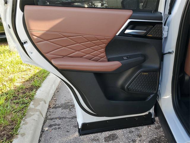 new 2025 Mitsubishi Outlander car, priced at $44,444