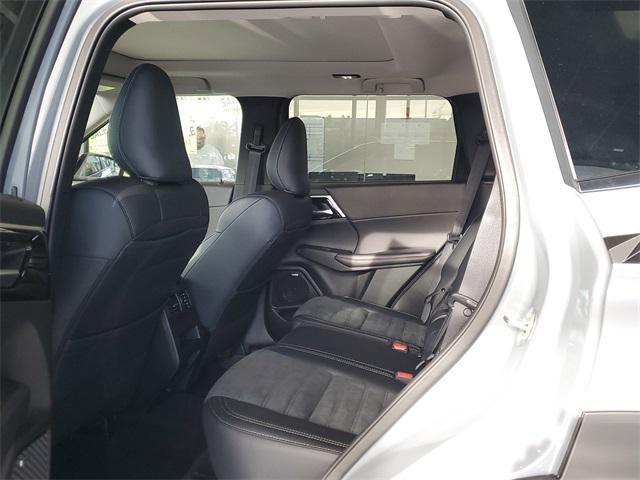 new 2025 Mitsubishi Outlander car, priced at $44,115