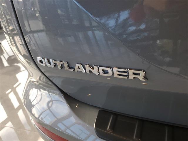 new 2025 Mitsubishi Outlander car, priced at $44,115