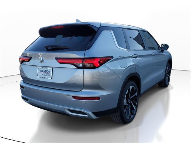 new 2024 Mitsubishi Outlander car, priced at $30,500