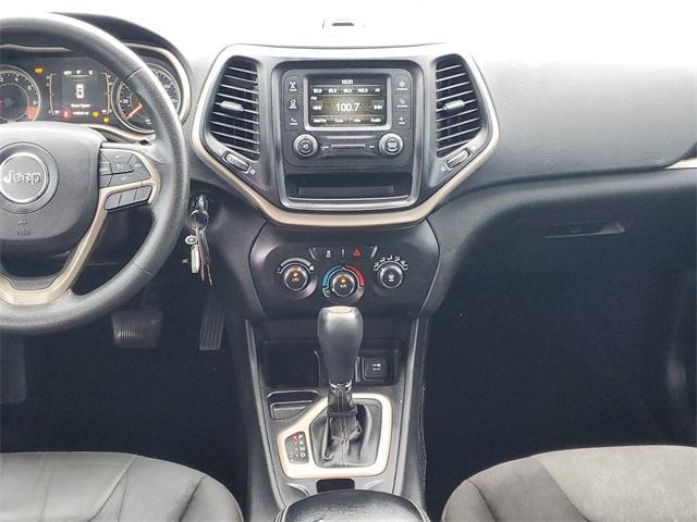 used 2014 Jeep Cherokee car, priced at $2,444