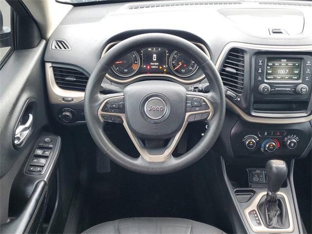 used 2014 Jeep Cherokee car, priced at $2,444