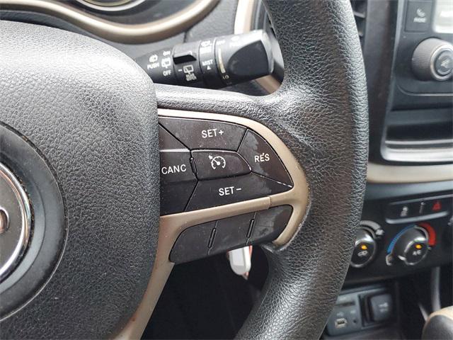 used 2014 Jeep Cherokee car, priced at $2,444