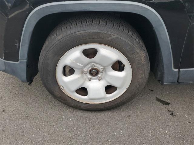 used 2014 Jeep Cherokee car, priced at $2,444