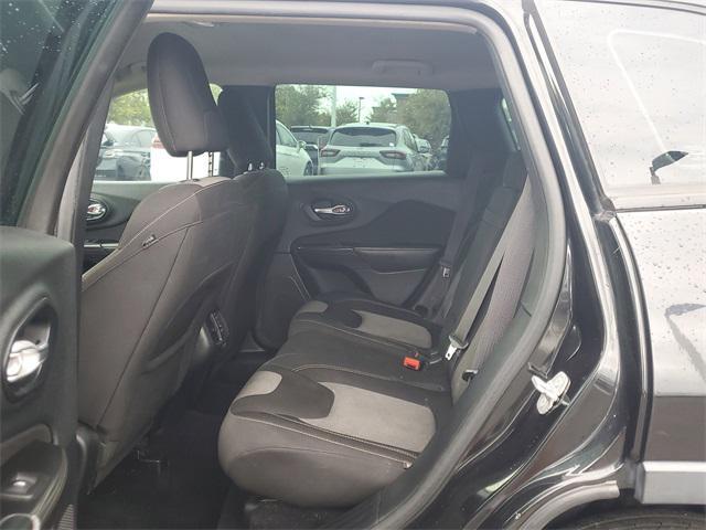 used 2014 Jeep Cherokee car, priced at $2,444