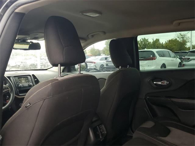 used 2014 Jeep Cherokee car, priced at $2,444