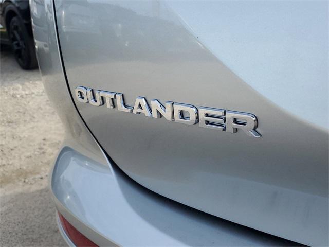 new 2024 Mitsubishi Outlander car, priced at $31,508