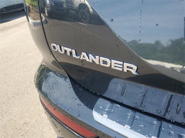 new 2025 Mitsubishi Outlander car, priced at $35,205