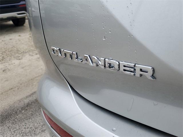 new 2024 Mitsubishi Outlander car, priced at $30,500