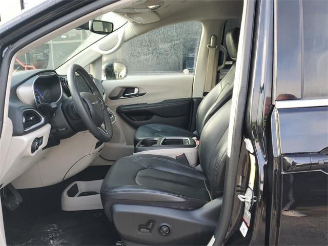 used 2022 Chrysler Pacifica car, priced at $20,777