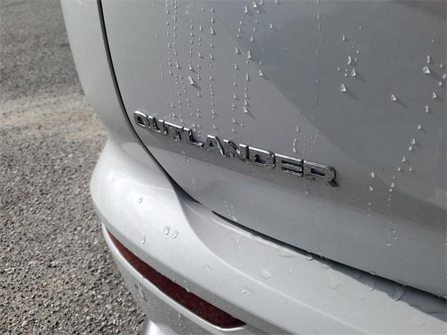 new 2025 Mitsubishi Outlander car, priced at $45,195