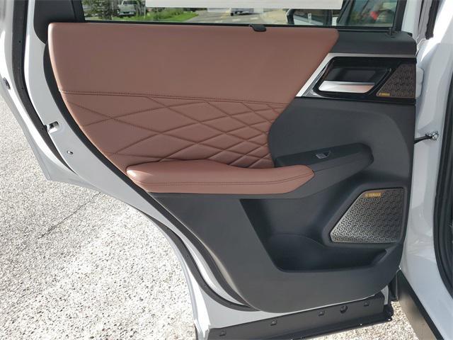 new 2025 Mitsubishi Outlander car, priced at $45,195