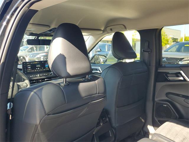 new 2025 Mitsubishi Outlander car, priced at $35,205